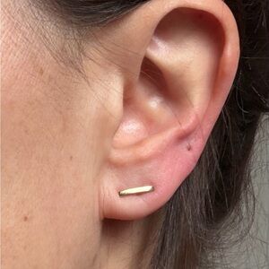 Mejuri Single Bar Stud